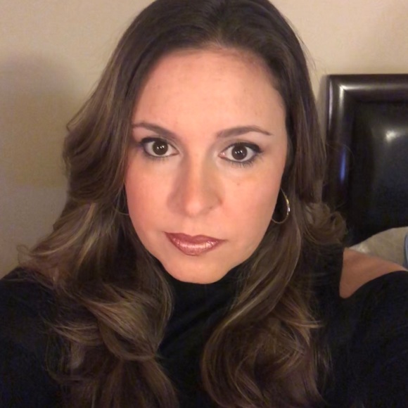 Meet your Posher, Leah - Picture 4 of 4